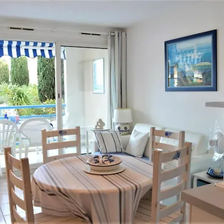 2 Pieces Avec Terrasse, 5 Couchages, - Fr-1-251-227