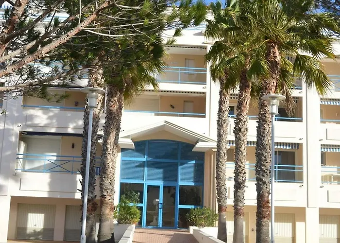 2 Pieces Avec Terrasse, 5 Couchages, - Fr-1-251-227 * Le Lavandou