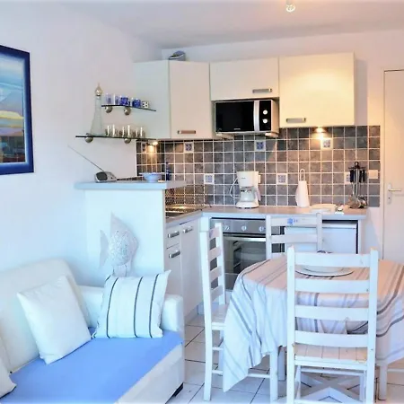 2 Pieces Avec Terrasse, 5 Couchages, - Fr-1-251-227 Apartment *