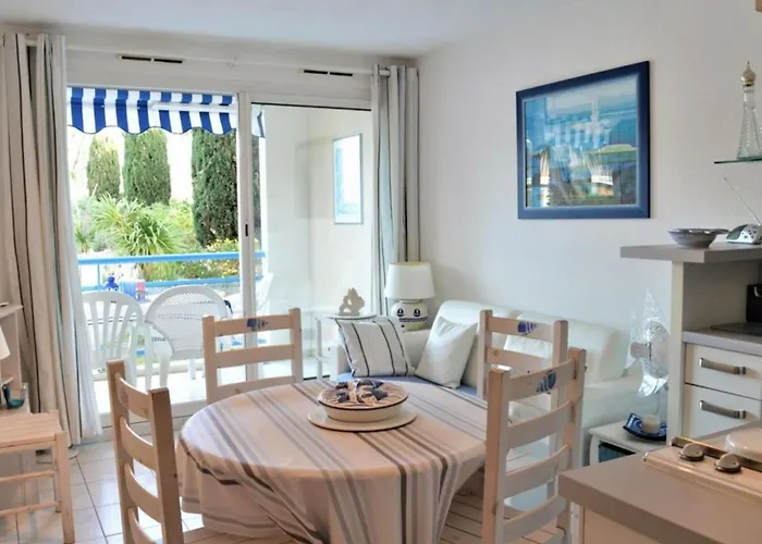 2 Pieces Avec Terrasse, 5 Couchages, - Fr-1-251-227